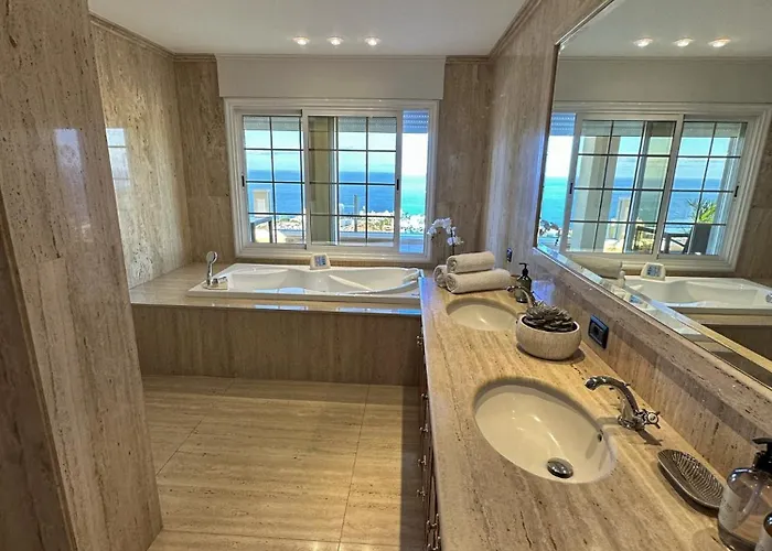 Boutique Leicht & Friends 4* 아데제