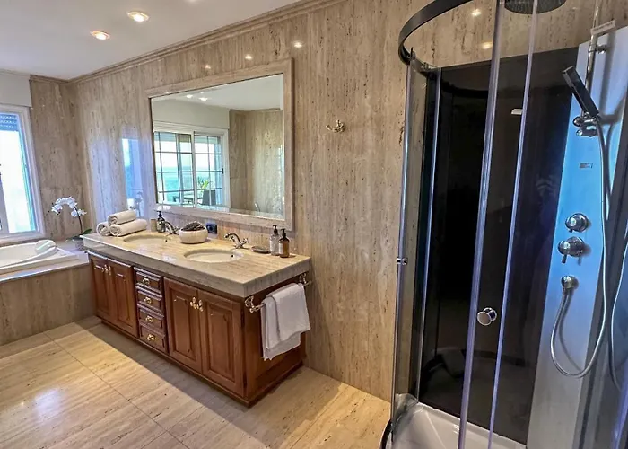 Boutique Leicht & Friends 4* 아데제